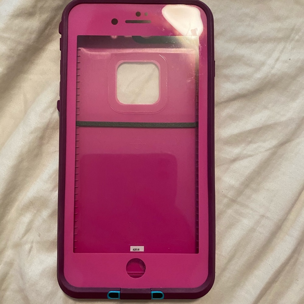 iPhone 7+ Pink lifeproof case